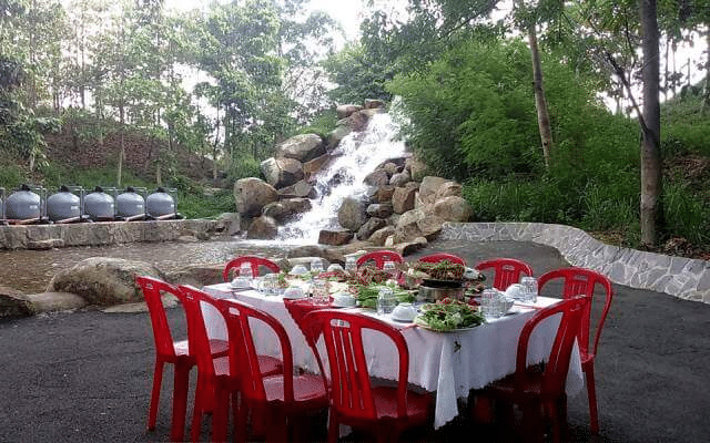 Nhà hàng tại khu du lịch Thủy Châu