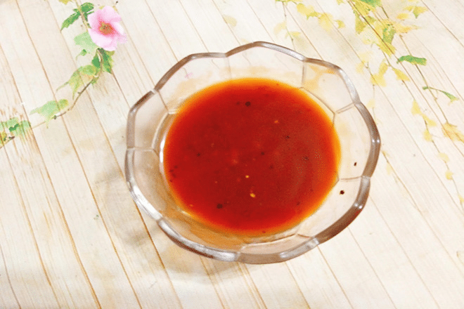 Pha nước sốt cho món sườn xào chua ngọt kiểu Miền Nam