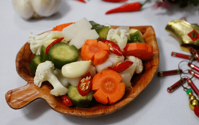 Sơ chế nguyên liệu làm dưa món mặn